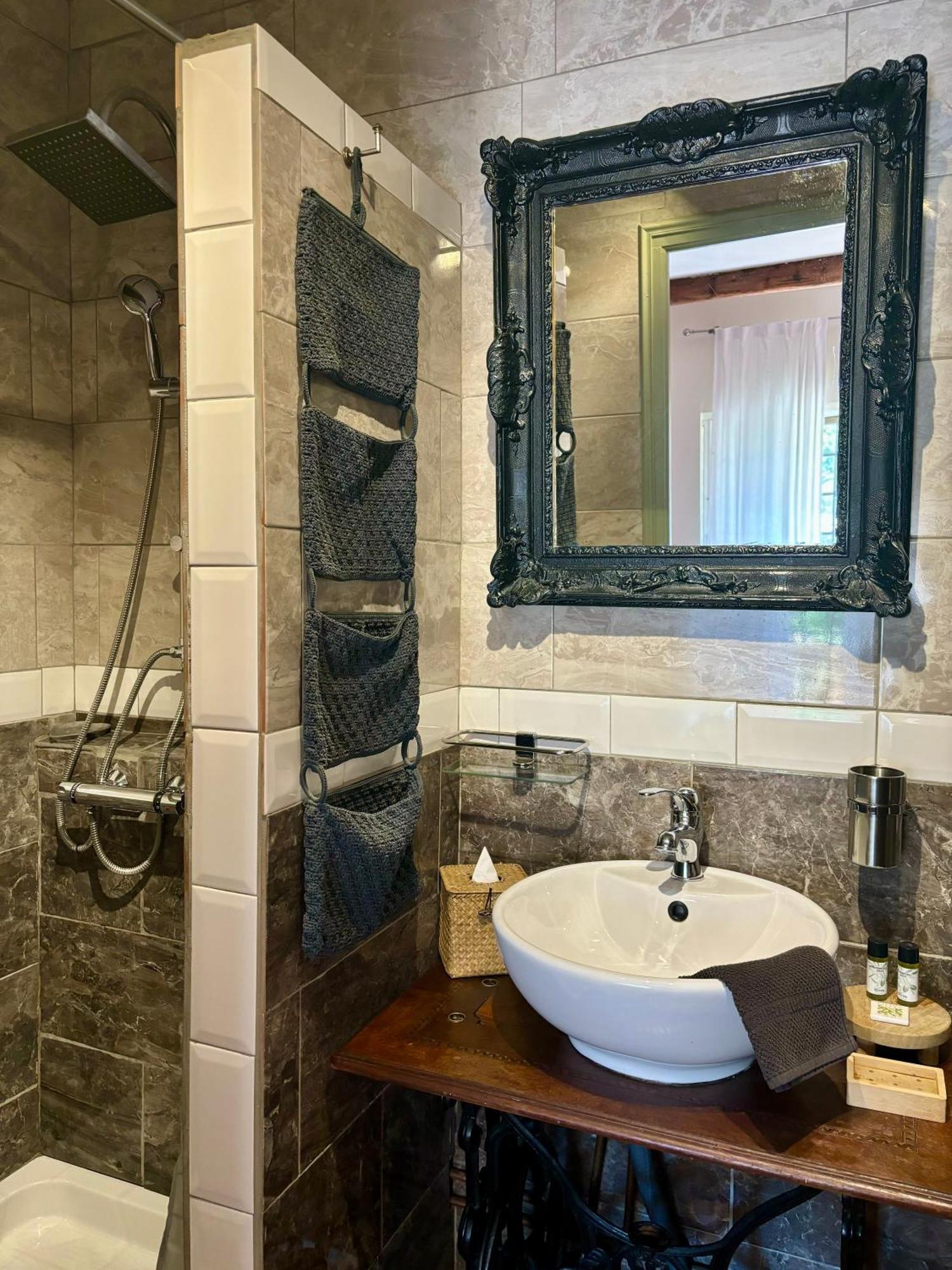 Mondragon Domaine Du Commandeur Bed & Breakfast エクステリア 写真